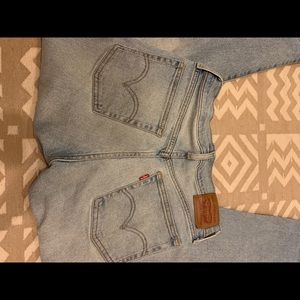 Levi’s Skinny Jeans W 26 L 29, button fly.